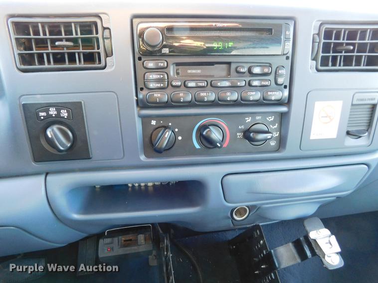 image for item DC8471 1999 Ford F250 Super Duty XLT Crew Cab pickup truck