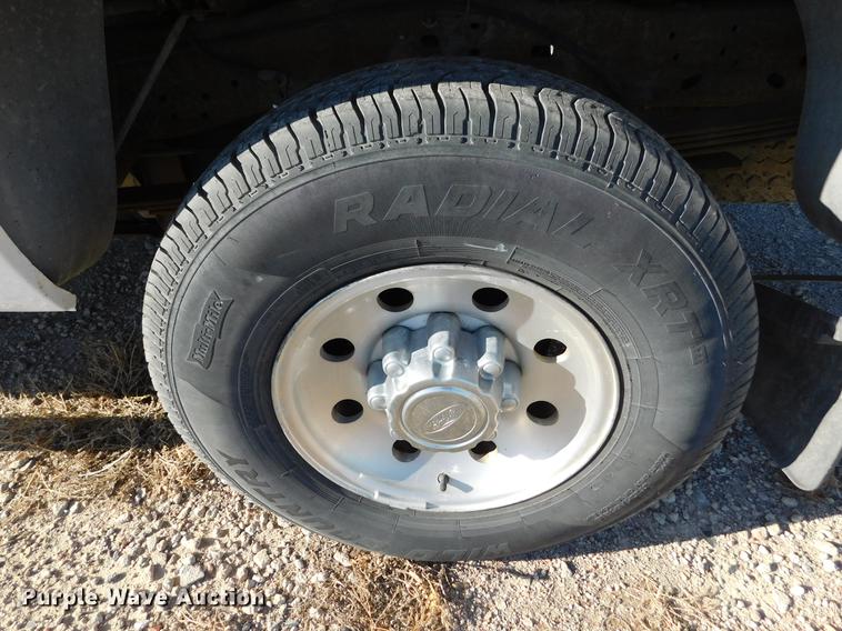 image for item DC8471 1999 Ford F250 Super Duty XLT Crew Cab pickup truck