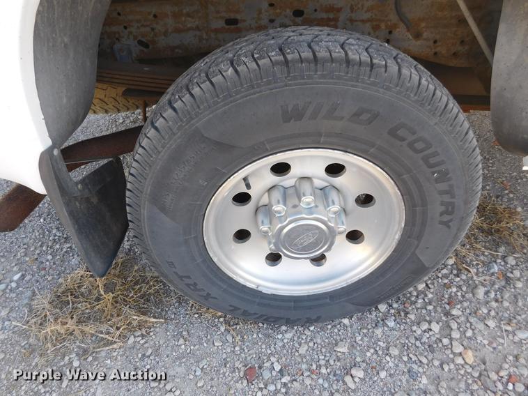 image for item DC8471 1999 Ford F250 Super Duty XLT Crew Cab pickup truck