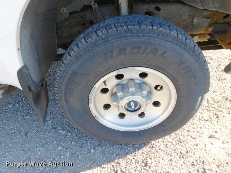 image for item DC8471 1999 Ford F250 Super Duty XLT Crew Cab pickup truck