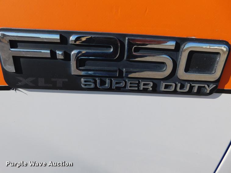 image for item DC8471 1999 Ford F250 Super Duty XLT Crew Cab pickup truck