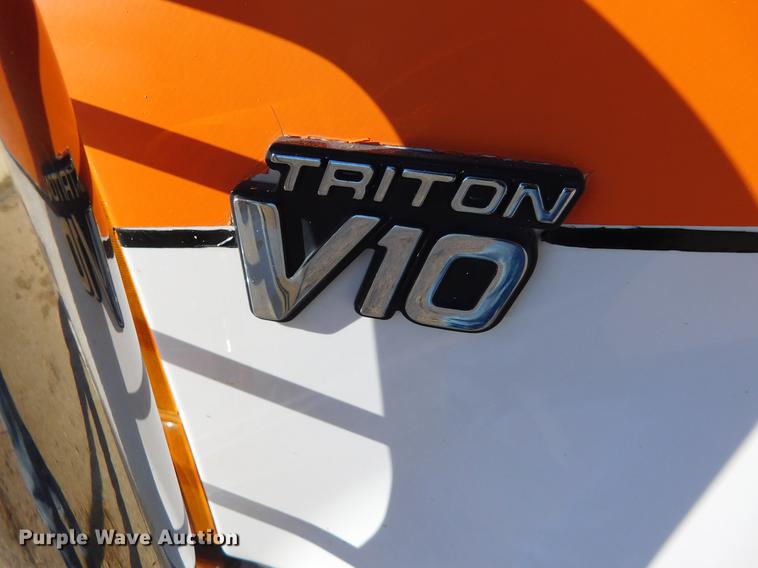 image for item DC8471 1999 Ford F250 Super Duty XLT Crew Cab pickup truck