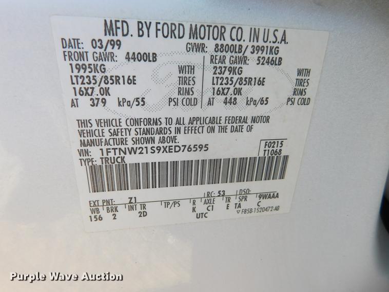 image for item DC8471 1999 Ford F250 Super Duty XLT Crew Cab pickup truck