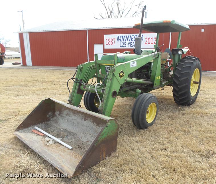 image for item DC8495 1979 John Deere 2440 tractor