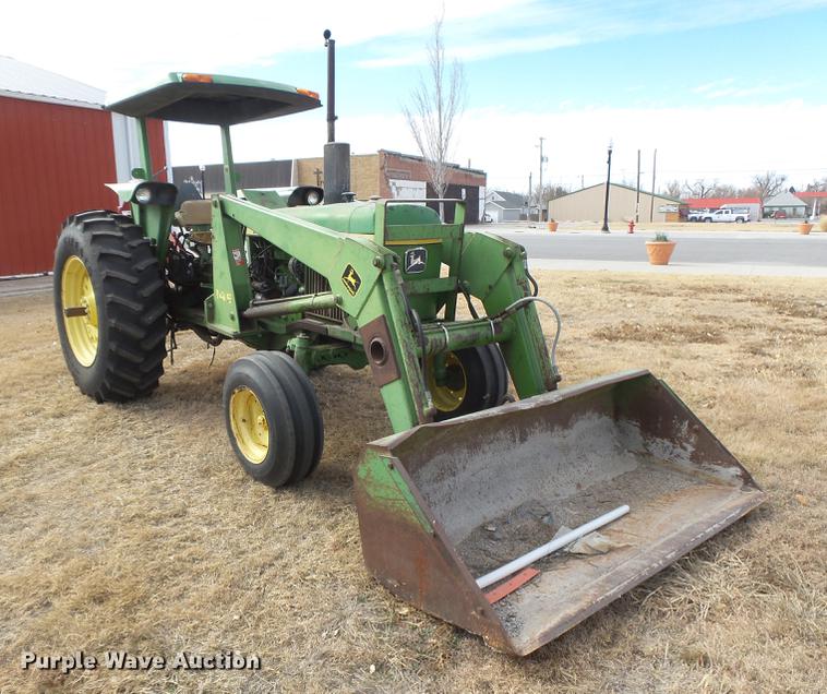 image for item DC8495 1979 John Deere 2440 tractor