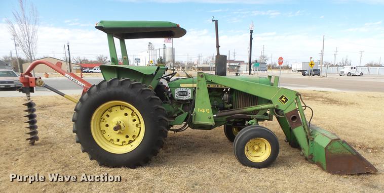 image for item DC8495 1979 John Deere 2440 tractor