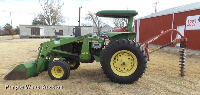 image for item DC8495 1979 John Deere 2440 tractor