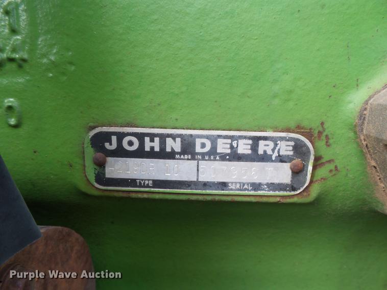 image for item DC8495 1979 John Deere 2440 tractor