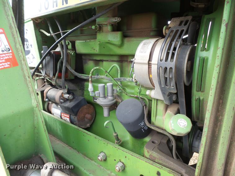 image for item DC8495 1979 John Deere 2440 tractor