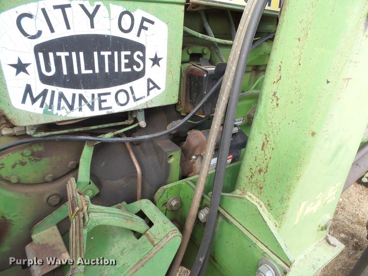 image for item DC8495 1979 John Deere 2440 tractor