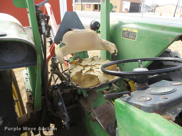 image for item DC8495 1979 John Deere 2440 tractor