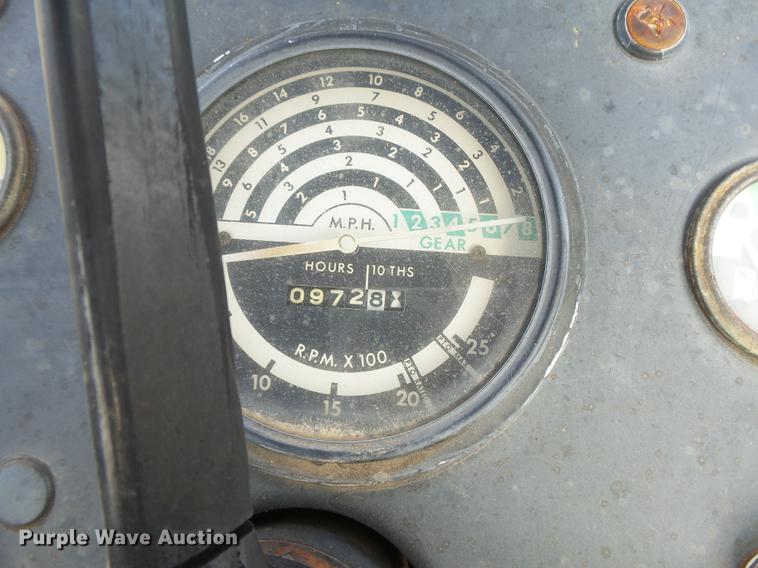 image for item DC8495 1979 John Deere 2440 tractor