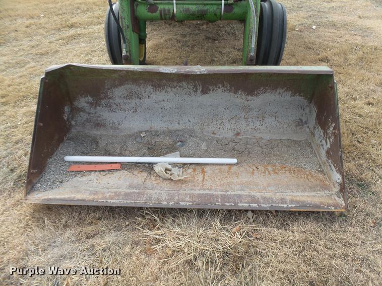 image for item DC8495 1979 John Deere 2440 tractor