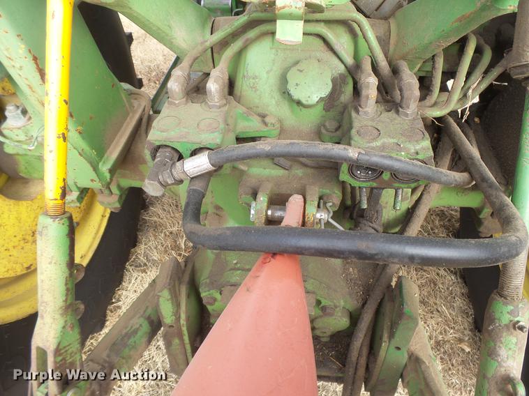 image for item DC8495 1979 John Deere 2440 tractor