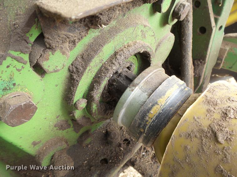 image for item DC8495 1979 John Deere 2440 tractor