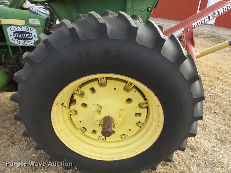 image for item DC8495 1979 John Deere 2440 tractor