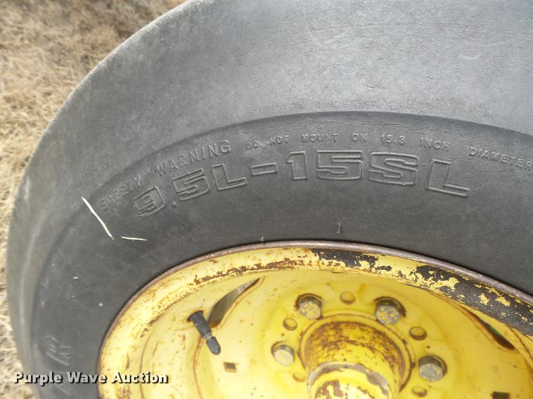 image for item DC8495 1979 John Deere 2440 tractor