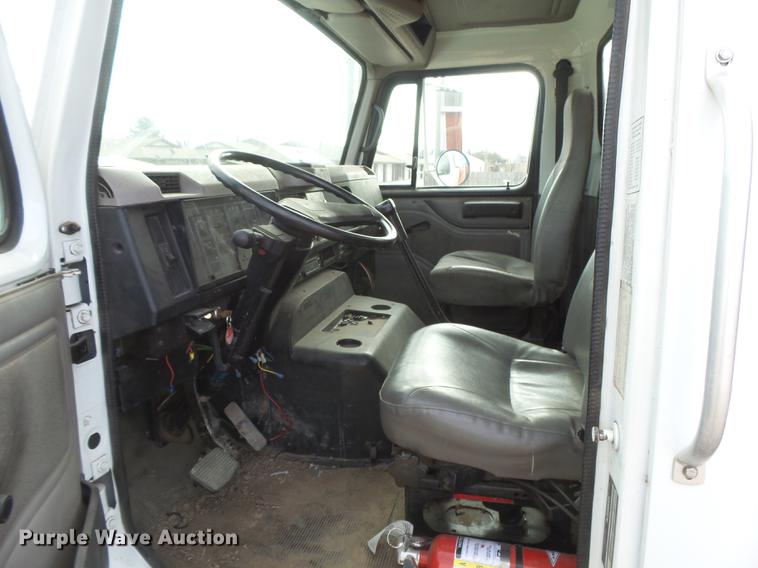 image for item DC8496 1996 International 8100 tank truck