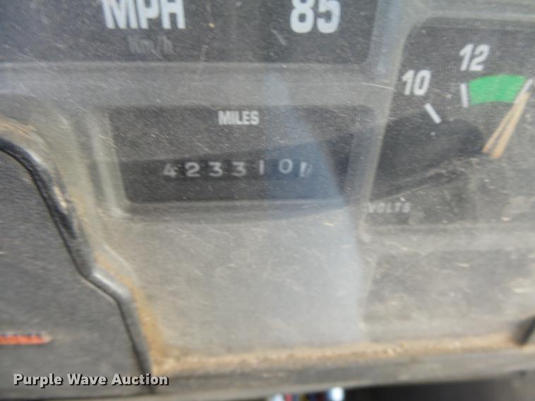 image for item DC8496 1996 International 8100 tank truck