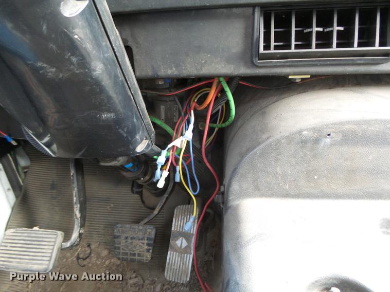 image for item DC8496 1996 International 8100 tank truck