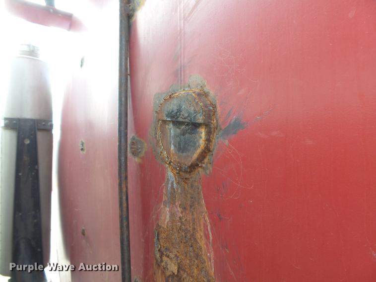 image for item DC8496 1996 International 8100 tank truck