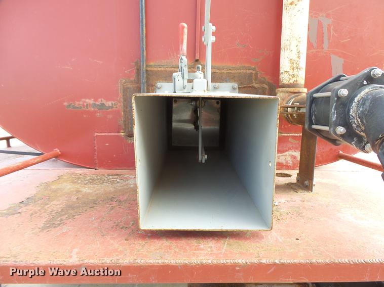 image for item DC8496 1996 International 8100 tank truck