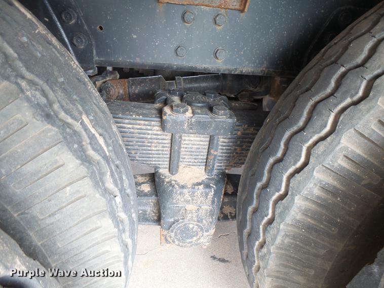 image for item DC8496 1996 International 8100 tank truck