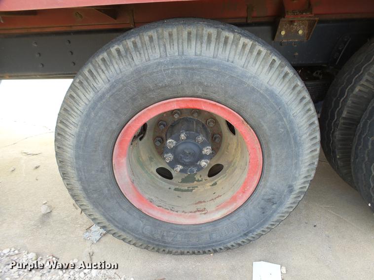 image for item DC8496 1996 International 8100 tank truck