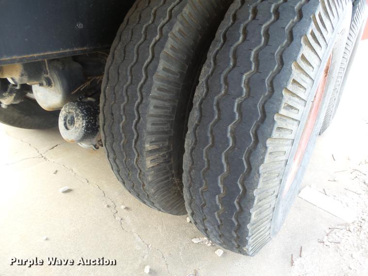 image for item DC8496 1996 International 8100 tank truck