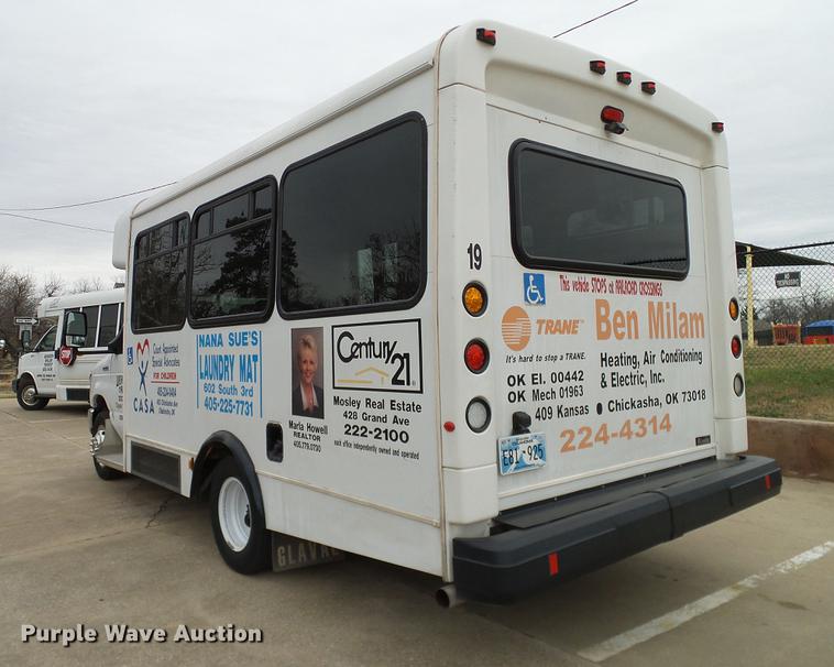 image for item DD1441 2009 Ford E350 Super Duty shuttle bus