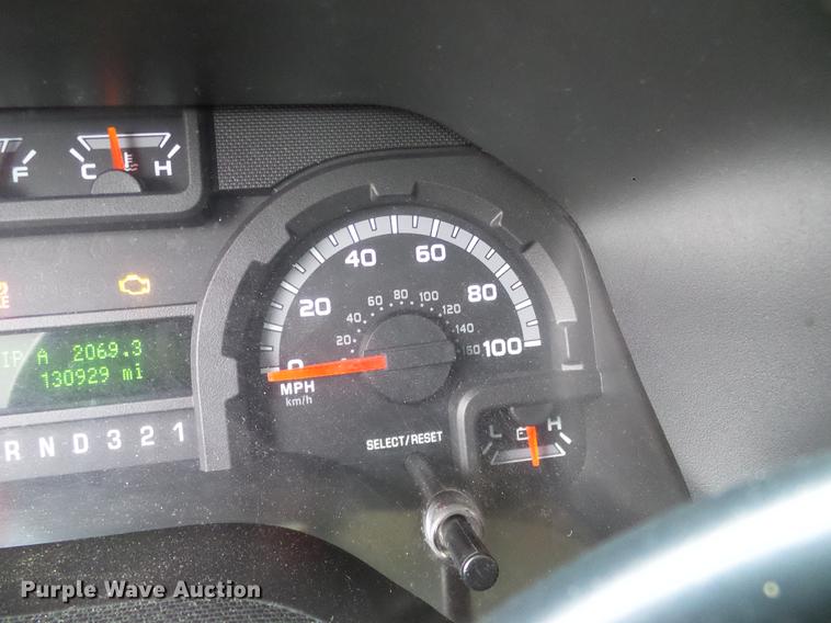 image for item DD1441 2009 Ford E350 Super Duty shuttle bus