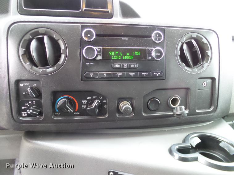 image for item DD1441 2009 Ford E350 Super Duty shuttle bus