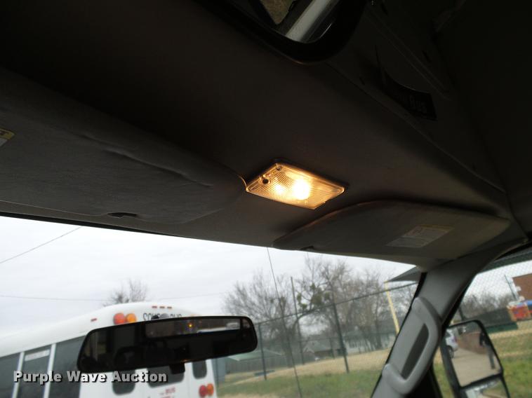 image for item DD1441 2009 Ford E350 Super Duty shuttle bus