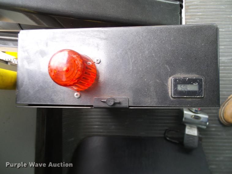 image for item DD1441 2009 Ford E350 Super Duty shuttle bus