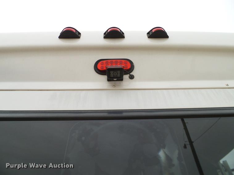 image for item DD1441 2009 Ford E350 Super Duty shuttle bus