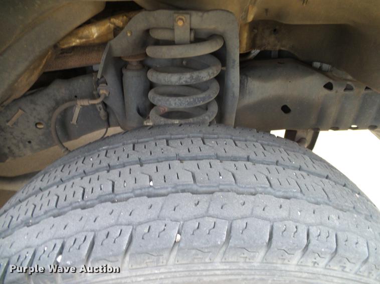 image for item DD1441 2009 Ford E350 Super Duty shuttle bus