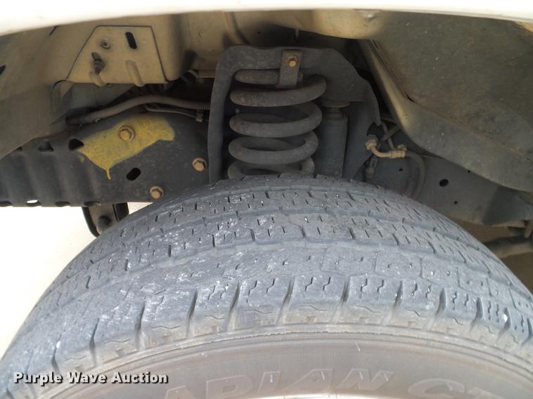 image for item DD1441 2009 Ford E350 Super Duty shuttle bus