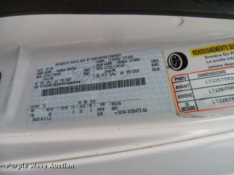 image for item DD1441 2009 Ford E350 Super Duty shuttle bus