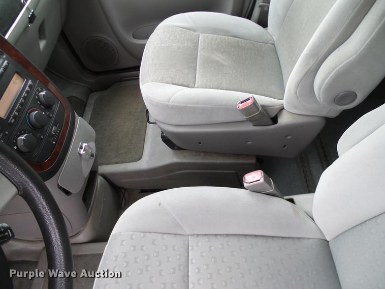 image for item DD1442 2008 Chevrolet Uplander Cargo van