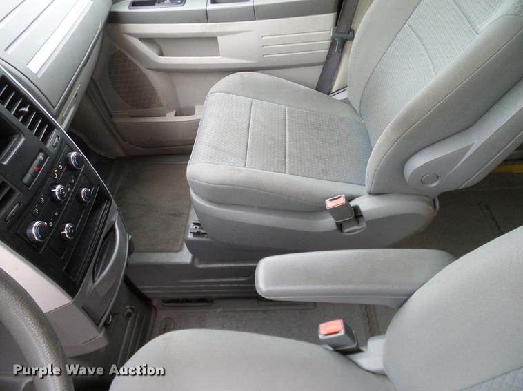 image for item DD1443 2010 Dodge Grand Caravan van
