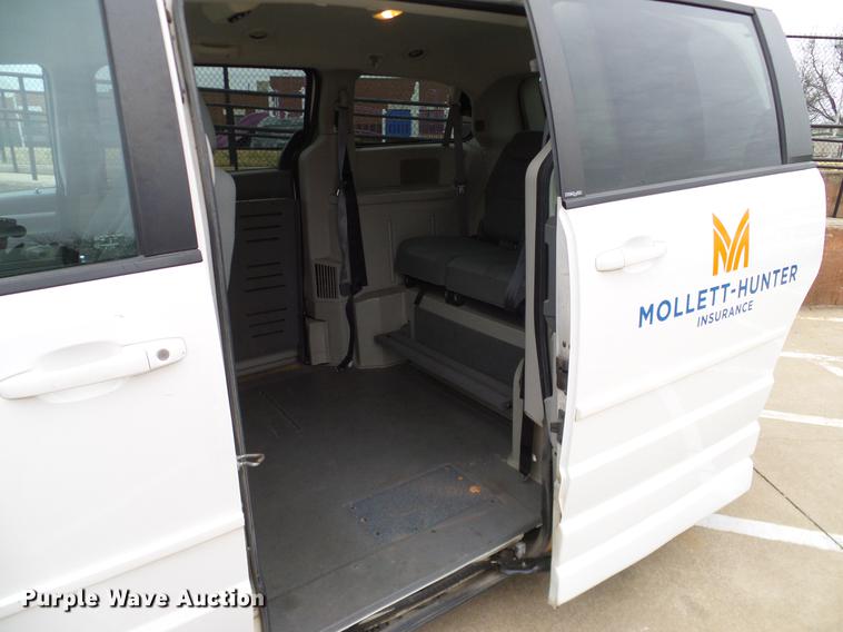 image for item DD1443 2010 Dodge Grand Caravan van