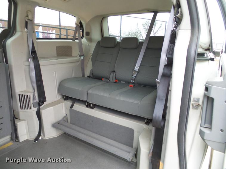 image for item DD1443 2010 Dodge Grand Caravan van