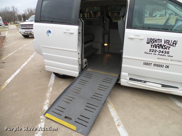 image for item DD1443 2010 Dodge Grand Caravan van