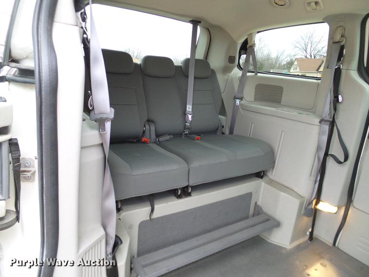 image for item DD1443 2010 Dodge Grand Caravan van