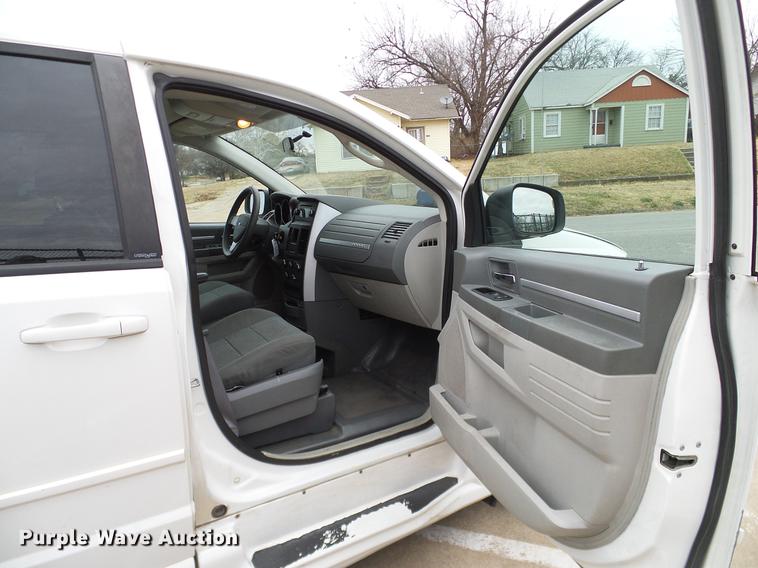 image for item DD1443 2010 Dodge Grand Caravan van