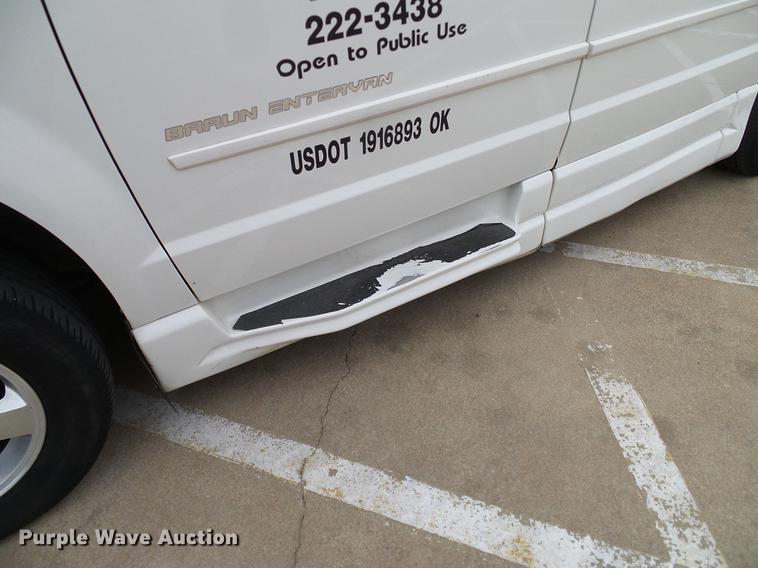 image for item DD1443 2010 Dodge Grand Caravan van