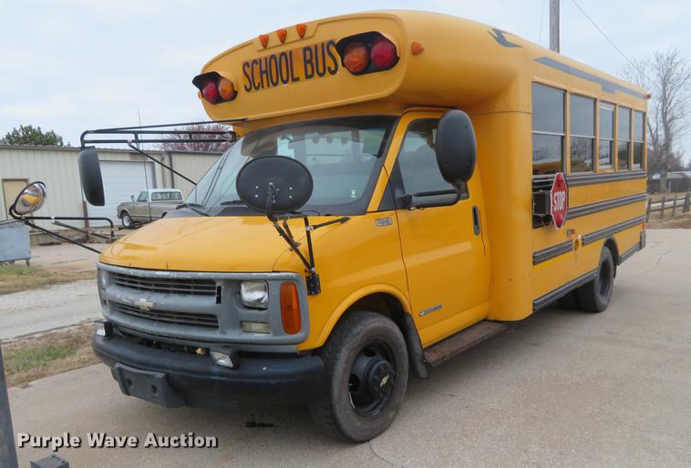 image for item DI9928 2002 Chevrolet Express G3500 school bus
