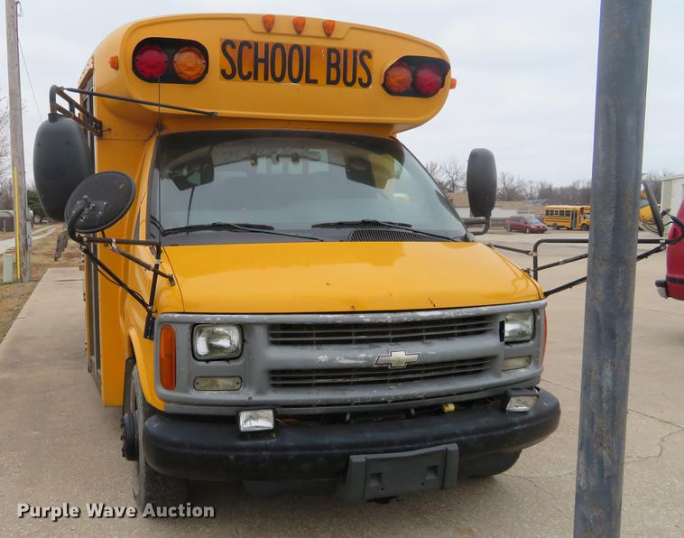 image for item DI9928 2002 Chevrolet Express G3500 school bus