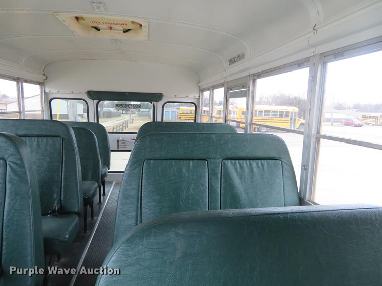 image for item DI9928 2002 Chevrolet Express G3500 school bus