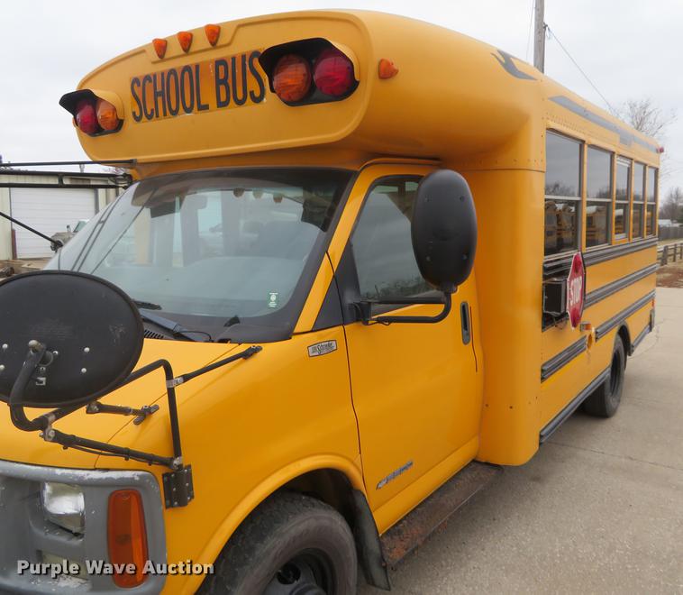 image for item DI9928 2002 Chevrolet Express G3500 school bus
